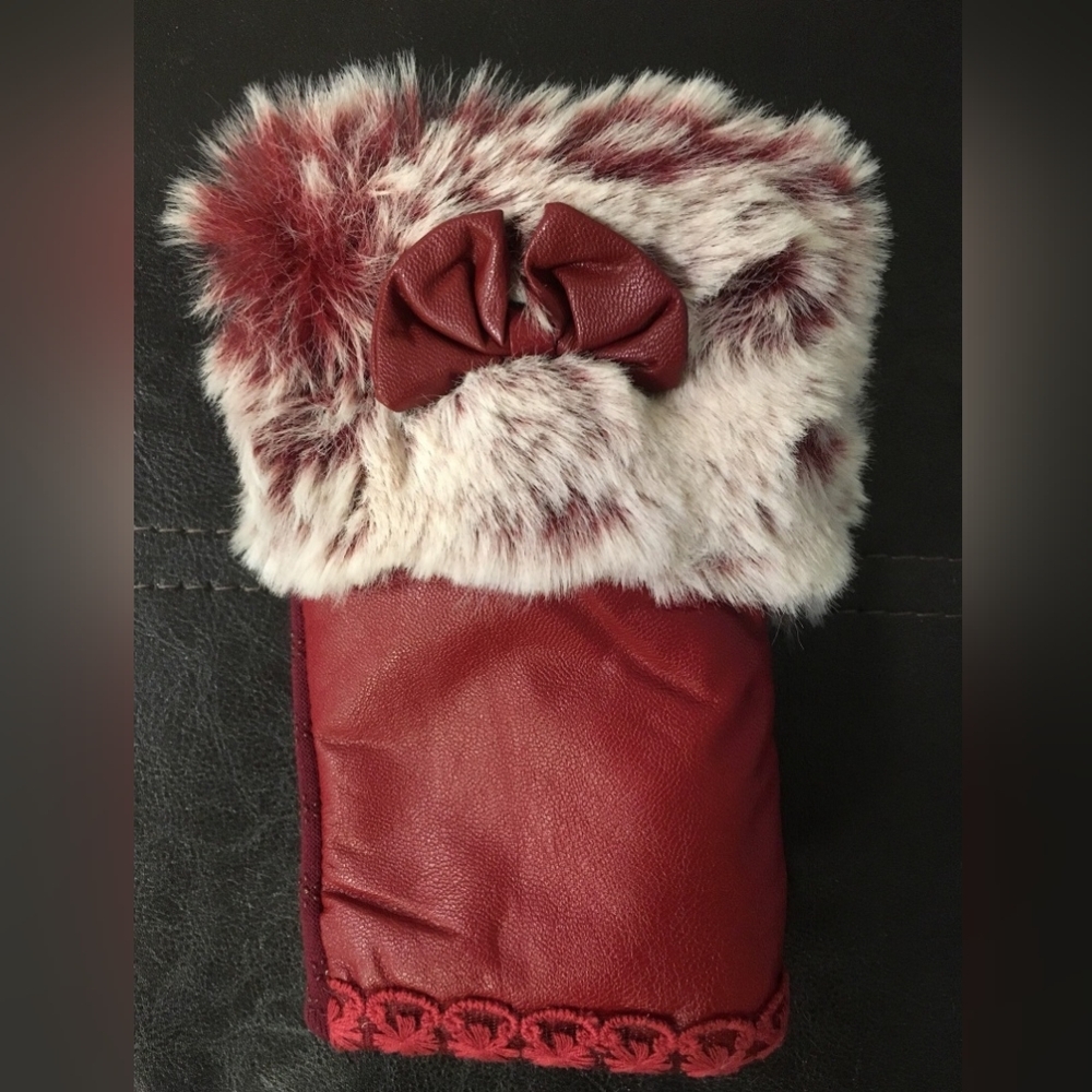 NWT Red Faux Fur Fingerless Gloves